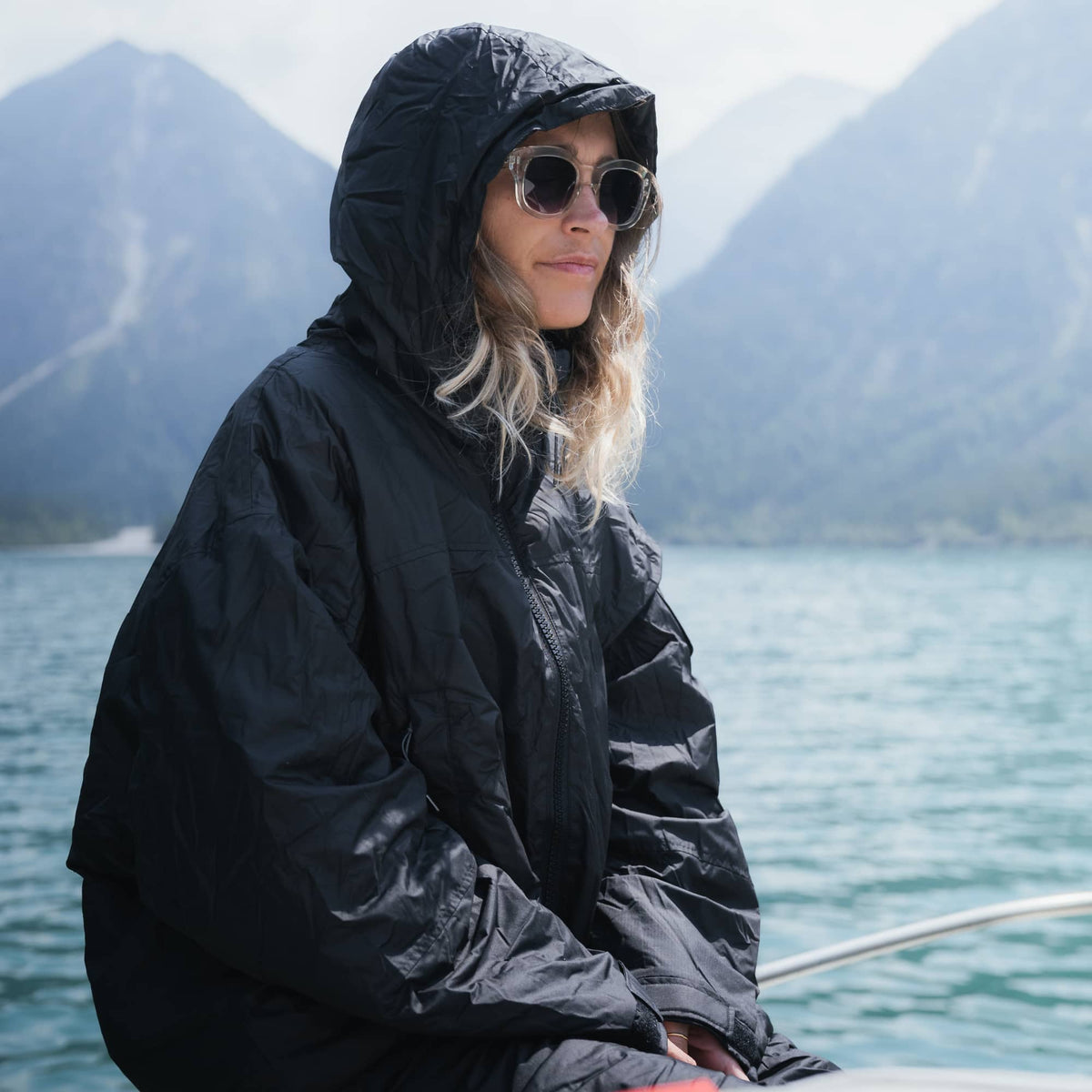 Voited Outdoor Change Robe & Drycoat For Surfing, Camping, Vanlife & Wild Swimming - Black