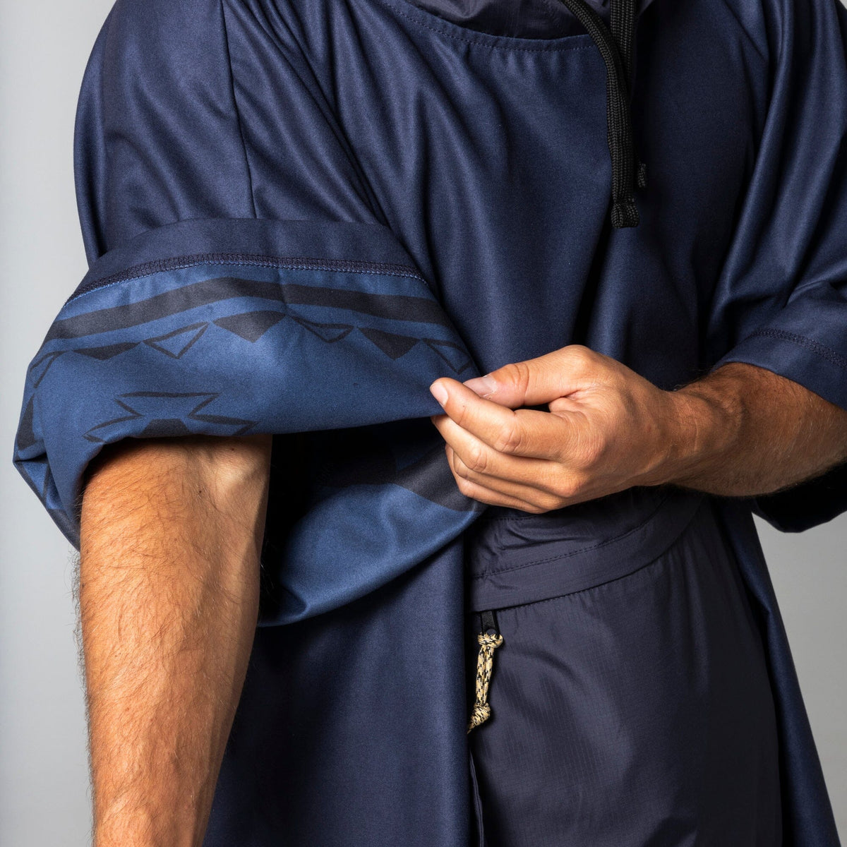 Voited Micro Fleece Poncho - Ocean Navy/Ethno