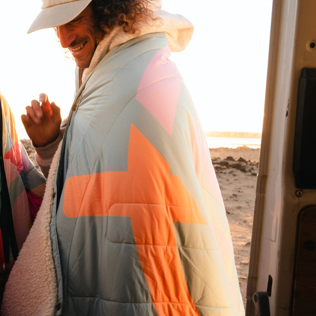 Voited Cloudtouch™ Indoor/Outdoor Camping Blanket - Echo Bloom
