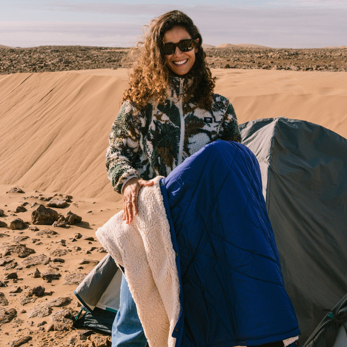 Voited Cloudtouch™ Indoor/Outdoor Camping Blanket - Future Dusk