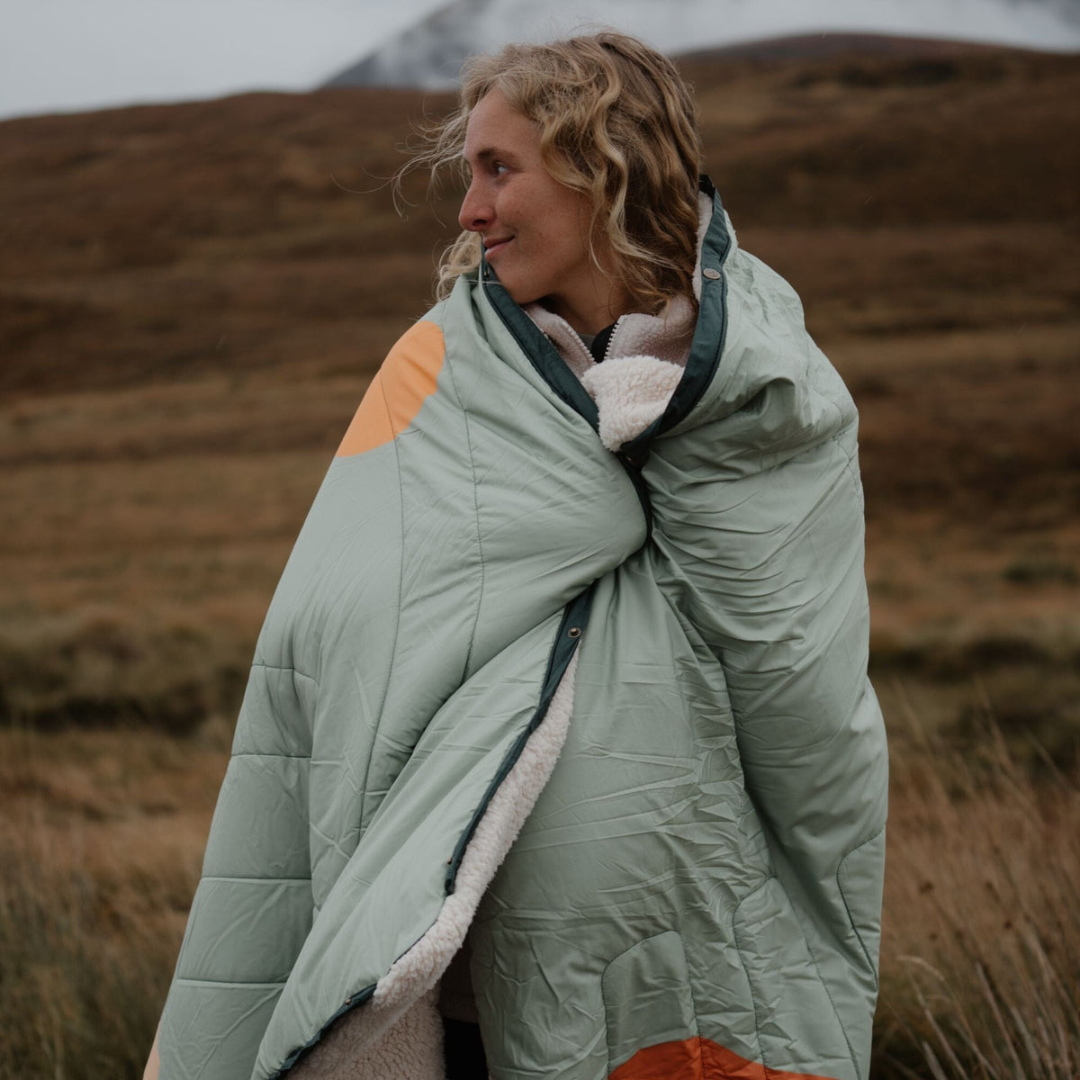 Voited Cloudtouch™ Indoor/Outdoor Camping Blanket - Jasper/Tree Green