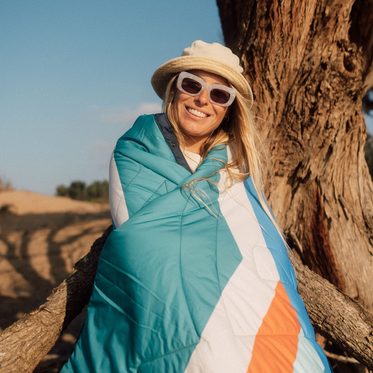Voited Cloudtouch™ Indoor/Outdoor Camping Blanket - Luna Creek