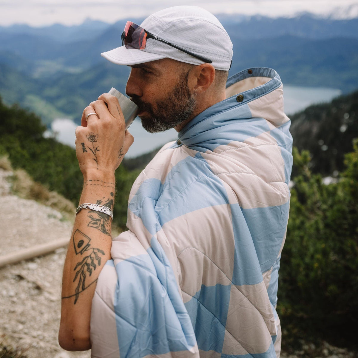 Voited Fleece Outdoor Camping Blanket - Blue Dancer