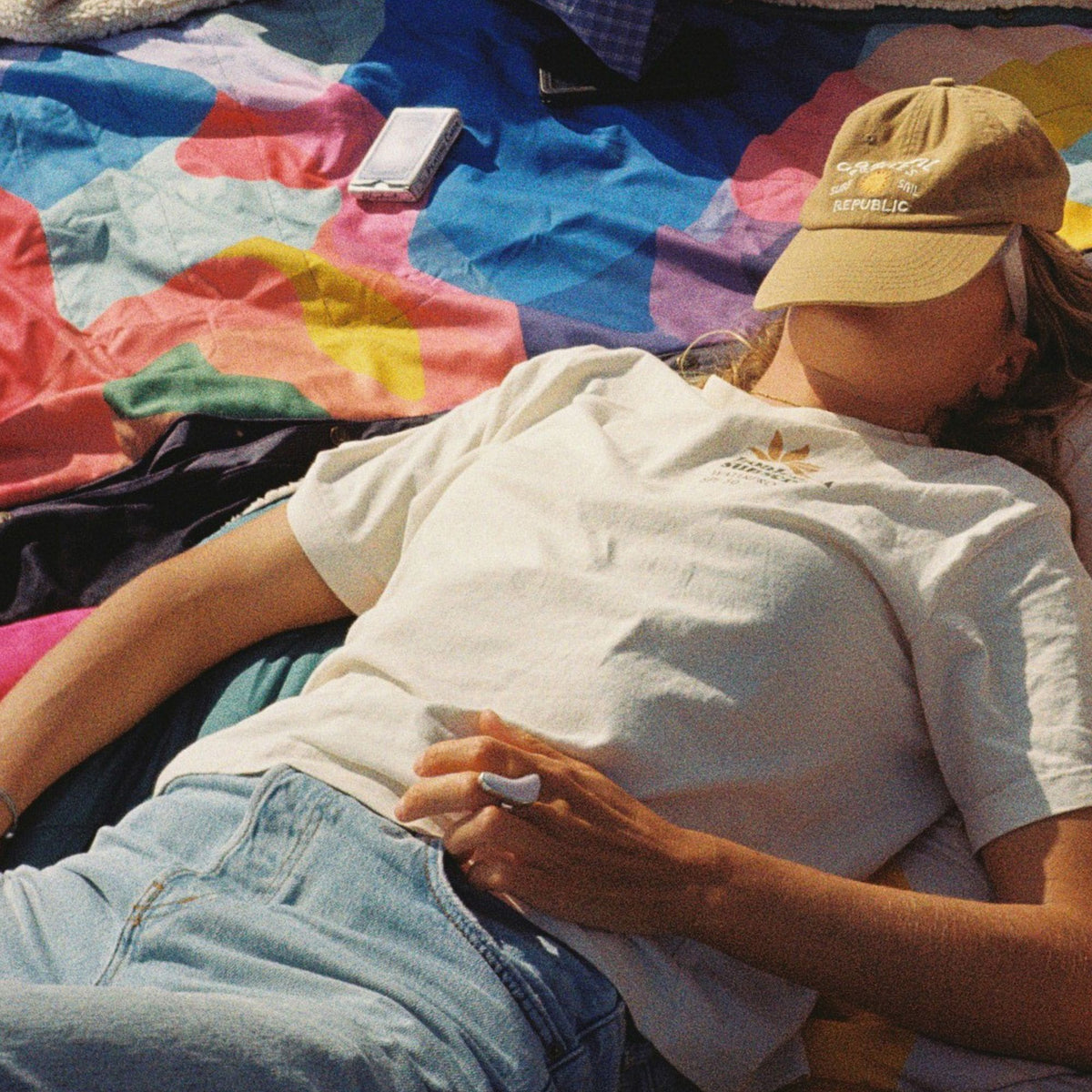 Voited Compact Picnic & Beach Blanket - Beyond Real
