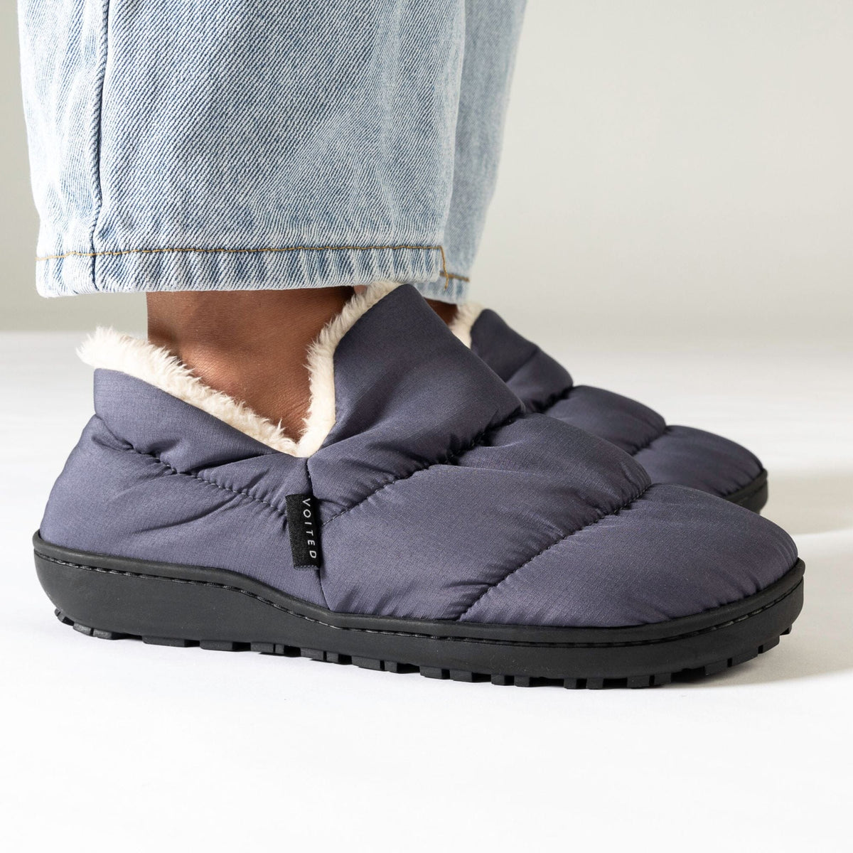 Voited Cloudtouch™ Slipper - Lightweight, Indoor/Outdoor Fleece-Lined Camping Slippers - Graphite