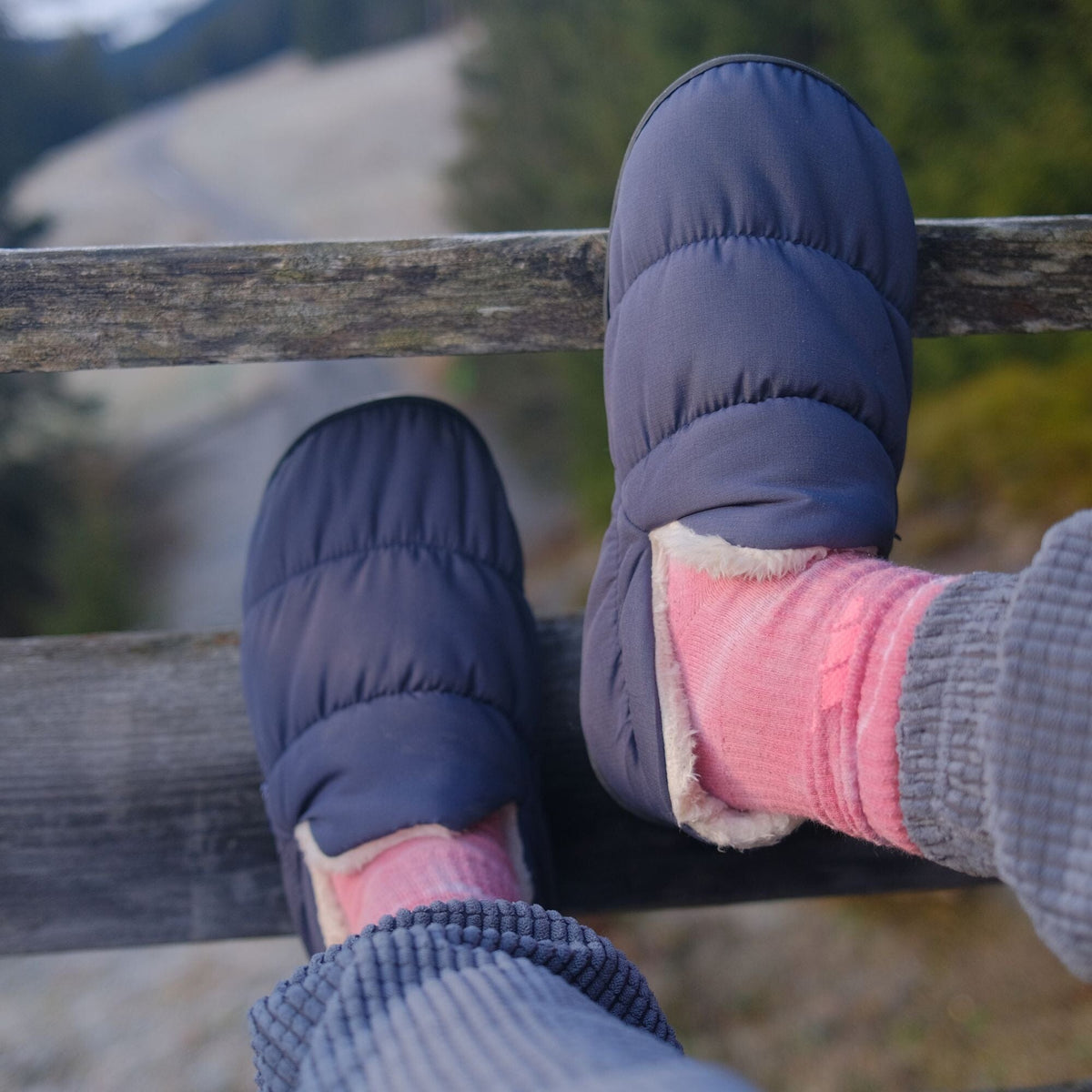 Voited Cloudtouch™ Slipper - Lightweight, Indoor/Outdoor Fleece-Lined Camping Slippers - Graphite