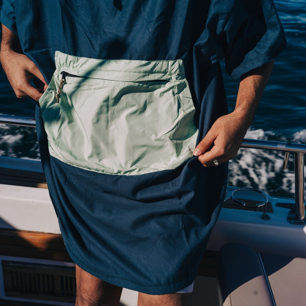 Voited Micro Fleece Poncho - Ocean Navy/Cameo Green