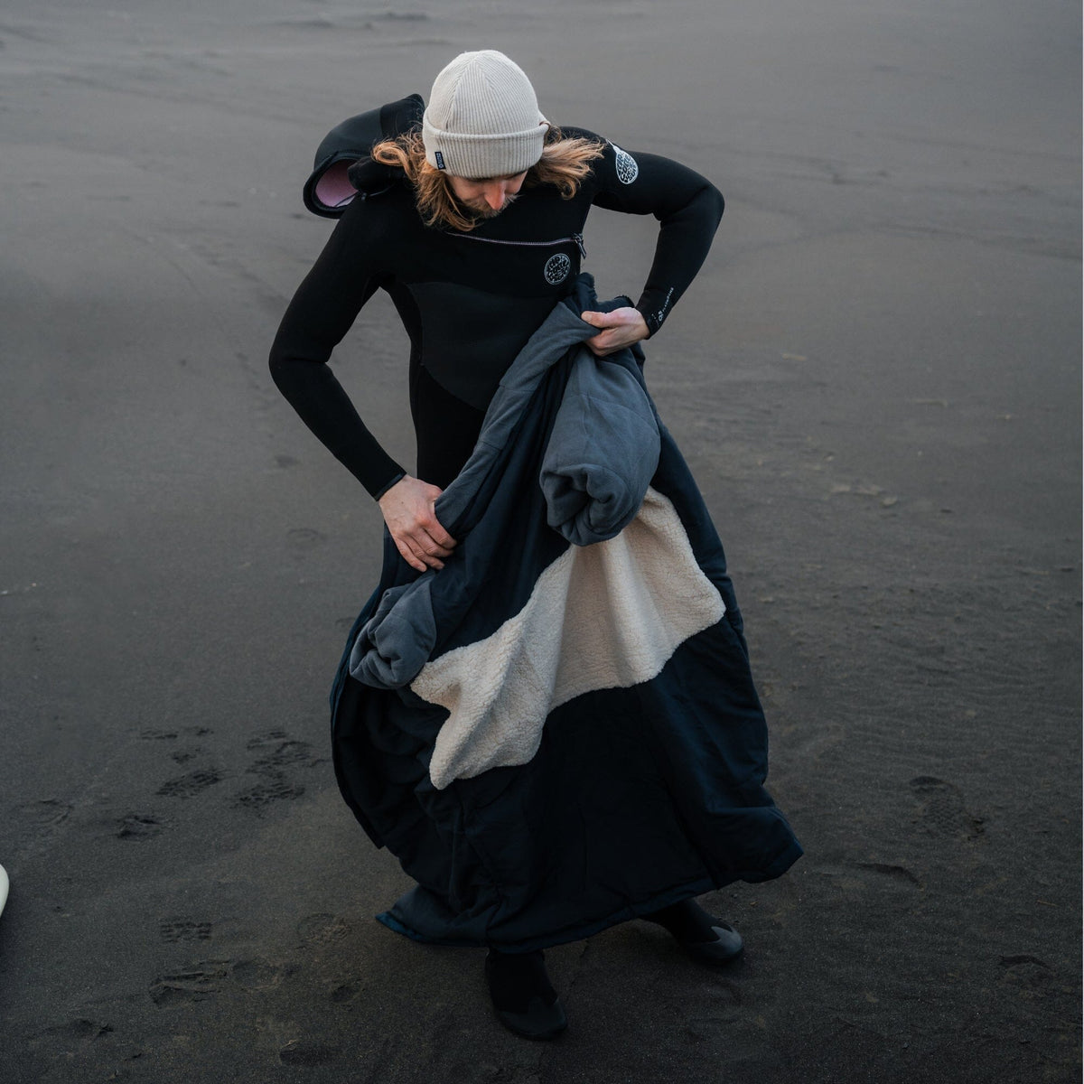 Voited Outdoor Change Robe & Drycoat For Surfing, Camping, Vanlife & Wild Swimming - Ocean Navy
