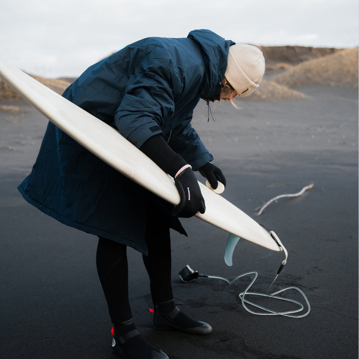 Voited Outdoor Change Robe & Drycoat For Surfing, Camping, Vanlife & Wild Swimming - Ocean Navy