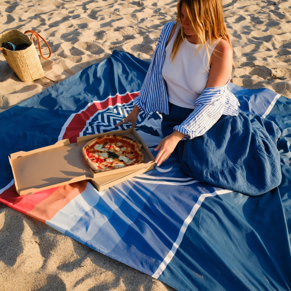 VOITED Sandfree Beach Sheet - Camp Vibes Two