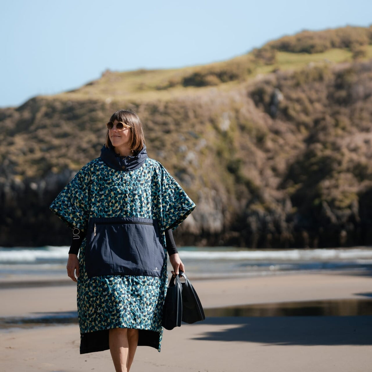 Voited Outdoor Poncho For Surfing, Camping, Vanlife & Wild Swimming - An Tracks
