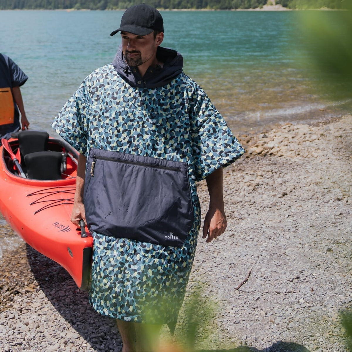 Voited Outdoor Poncho For Surfing, Camping, Vanlife & Wild Swimming - An Tracks